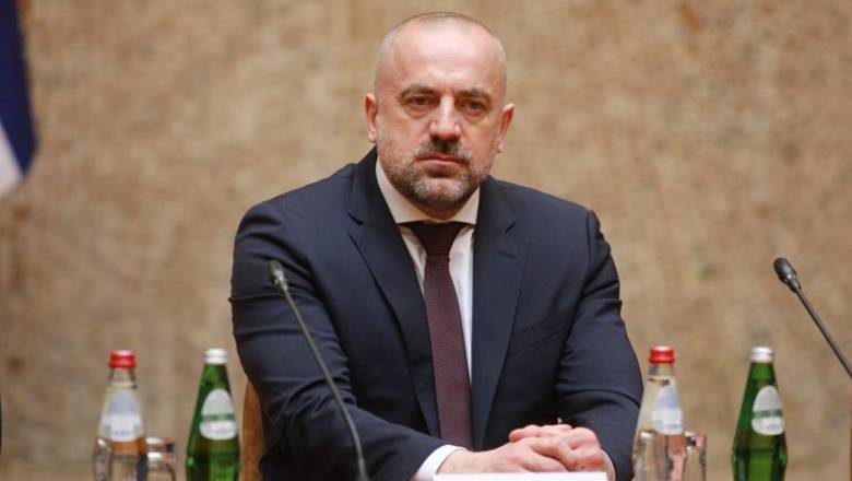 Urdhërarrest ndërkombëtar për Radoiçiqin dhe 10 të dyshuar për barrikadat në veri